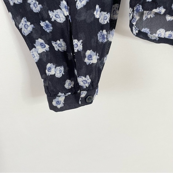 In Wear feminine floral blouse - Picture 7 of 9